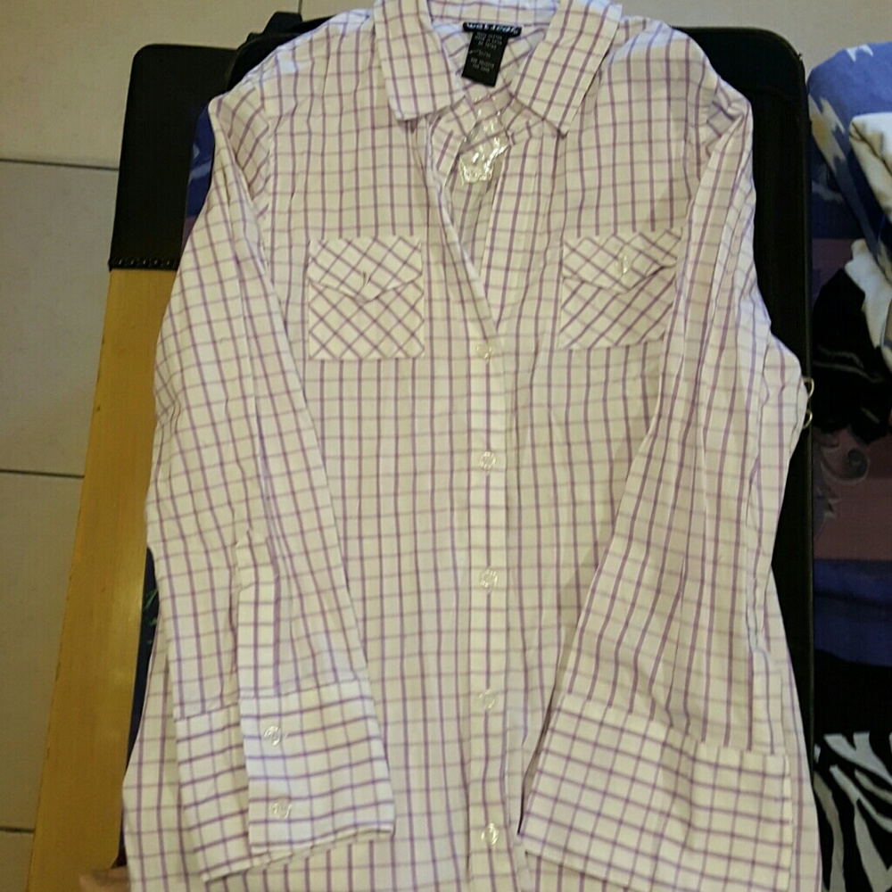 Brand new shirt by wet seal.